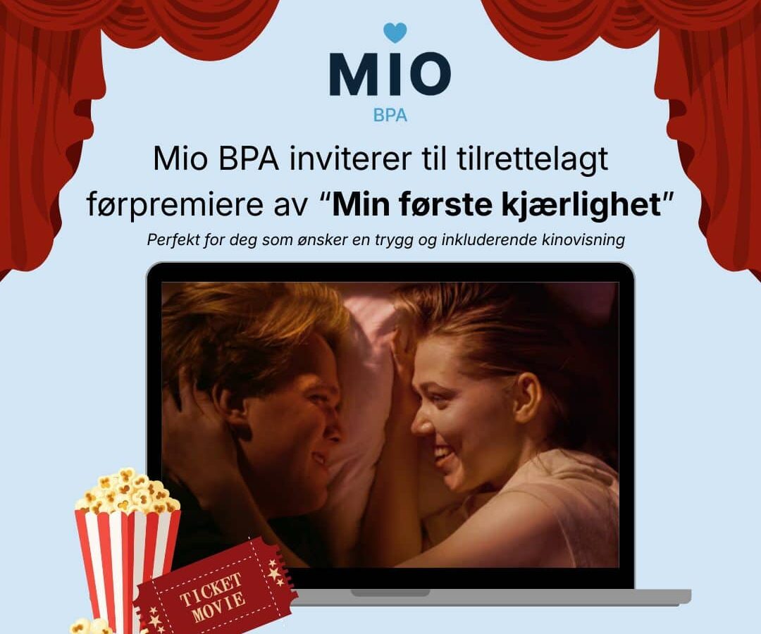Plakat for arrangement der Mio BPA inviterer til tilrettelagt førpremiere av filmen ‘Min første kjærlighet’. Illustrasjon av en kinosal med røde seter, scene-gardiner og en laptop som viser en filmscene med to unge som ser på hverandre.